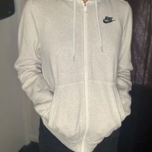 WHITE & BLACK NIKE JACKET